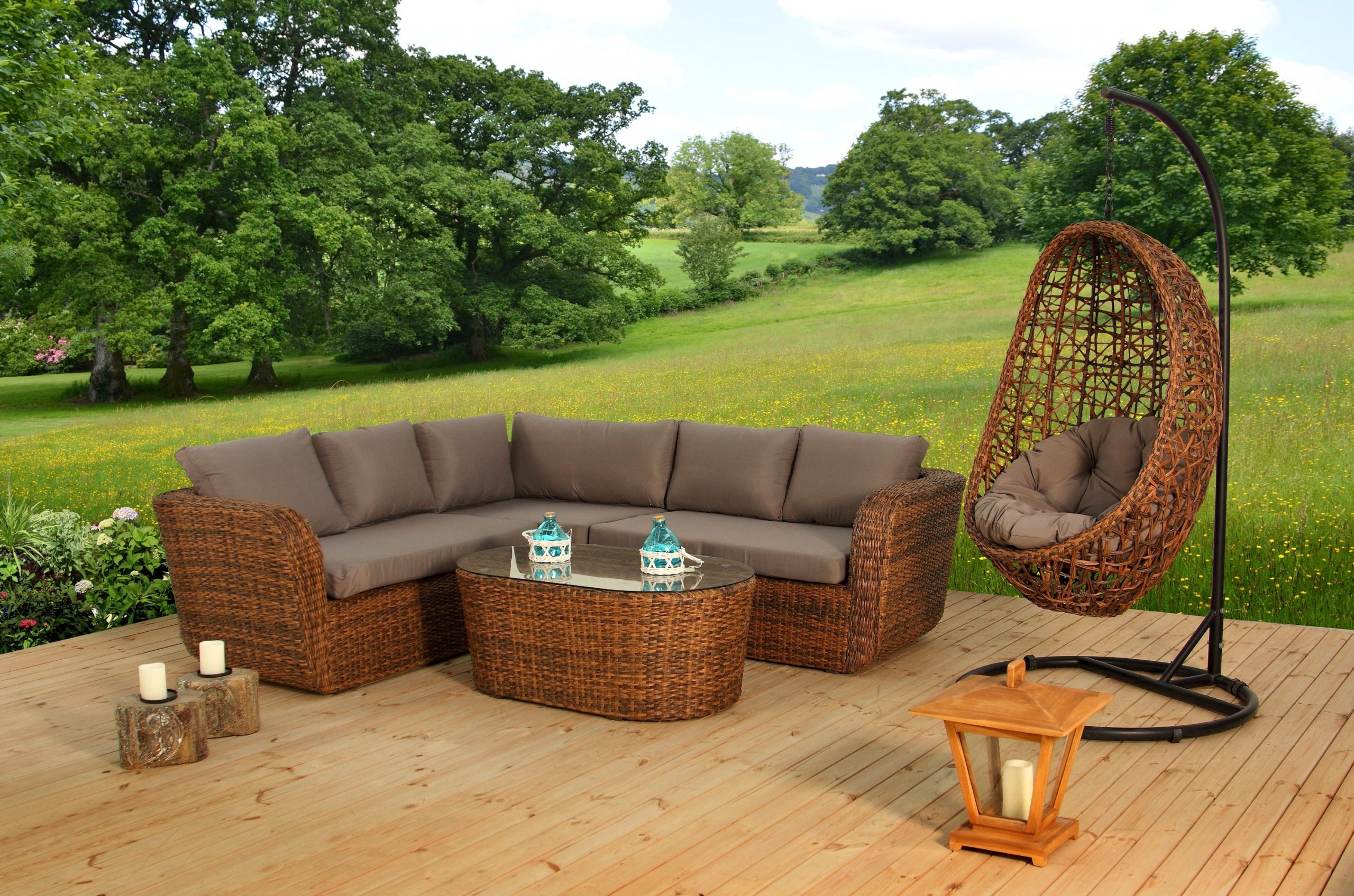 Elevate Your Outdoor Space: Los Angeles Garden Furniture Trends